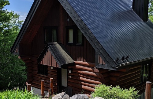 Lac Superieur Village Ski Chalet | Mont Tremblant Cote Nord Tremblant Log Cabin with spa