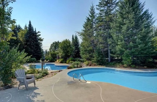 Mont-Tremblant House | Mont Tremblant ~ The Bête Bunker ~ Golf & Skiing