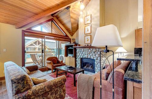 Village North House | Montebello #33