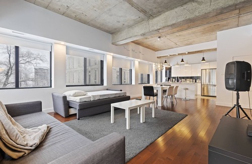 Plateau Mont Royal Condo | Montreal condo - Near Mount Royal and Old Port - Open living space Free Parking