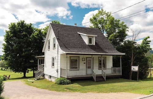 Saint-Leonard-de-Portneuf House | Mountain Views, Hot Tub, Bike Trail Access