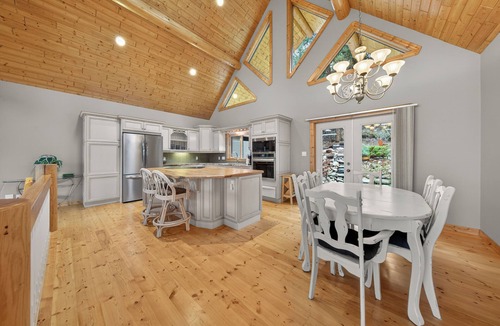 East Kootenay Cottage | Mountain Top Springs Retreat, A Private Luxury Lodge; Views, Hot Tub, Pool Table