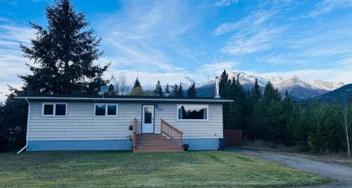 Valemount House | Mountain Joy Getaway
