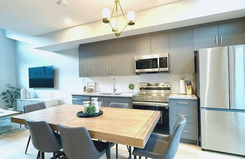 Harvie Heights House | Mountain Retreat w/Views & Hot Tub Near Banff Gates