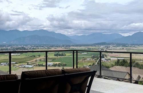 Promontory House | Mountain Retreat with Views, Hot Tub, Games & AC