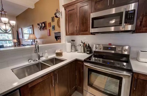 Upper Village House | Mountain Star 3 Bedroom private hot tub