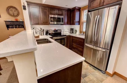 Upper Village House | Mountain Star 3 Bedroom private hot tub