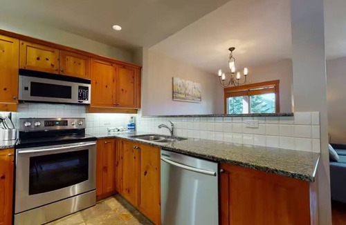 Upper Village House | Mountain Star 4 Bedroom private hot tub