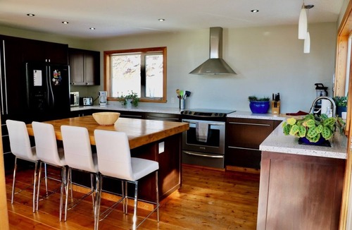 Central Okanagan House | Mountain Top Paradise