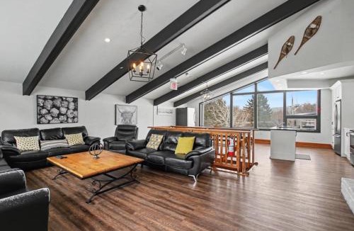 The Blue Mountains Ski Chalet | Mountain Trail-Smart TV-Self Check-In-Full Kitchen-Balcony-BBQ