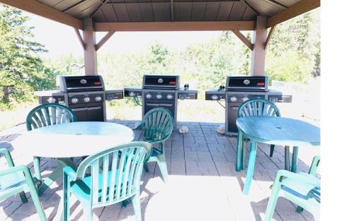 East Kootenay Apartment | Mountain View Suites & Residency at Fairmont Hot Springs