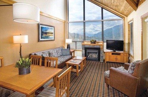 Whistler Creekside Resort | Mountains, glaciers, forests rivers and so much more!
