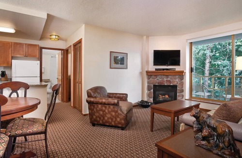 Village North Resort | Mountains, glaciers, forests!