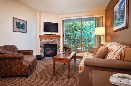 Village North Resort | Mountains, glaciers, forests!