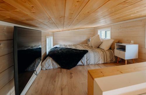 Kootenay Boundary Resort | Mountaintop Off Grid Resort & Spa