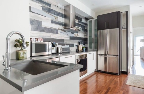 Plateau Mont Royal Apartment | MTLVR #14 | 1600 ft2 oasis, central Plateau, A/C