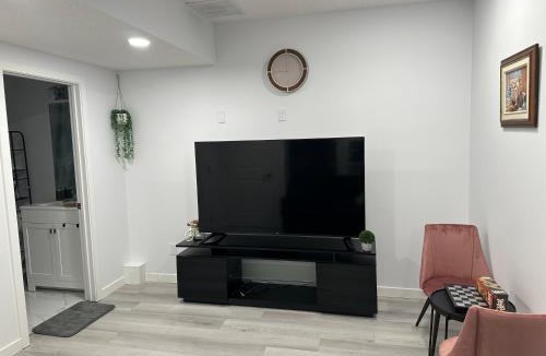 Northeast Edmonton Apartment | Muaysh Cozy Family suite - Londonderry Mall