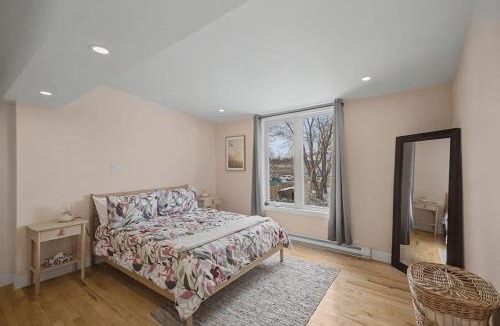 Greenfield Park House | Muray 4BR family home Private Garden 15 mins to Downtown