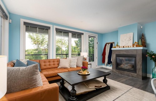 Huntsville Apartment | Muskoka Night Dreams Enjoy 3 King Beds