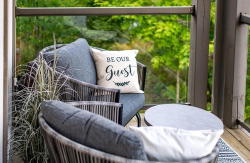 Huntsville Apartment | Muskoka Night Dreams Enjoy 3 King Beds