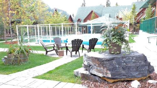 Canmore House | Mystic Chalet- Views, Pool, Hot Tub, Pets - managed by Little Sister Getaways