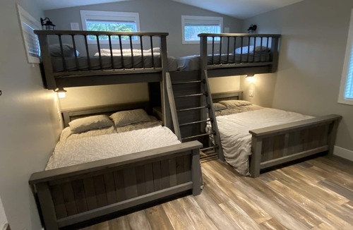 Youbou House | "Charming 3-Bedroom Cowichan Lake Cottage Getaway!"