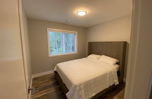 Youbou House | "Charming 3-Bedroom Cowichan Lake Cottage Getaway!"