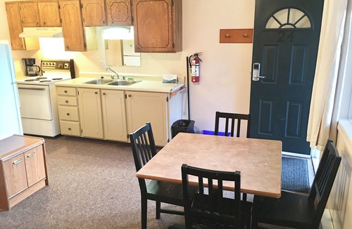 Okanagan-Similkameen Hotel | Naramata Centre