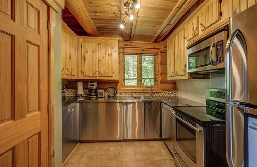 Waltham Cabin | Natural Stone Loghouse