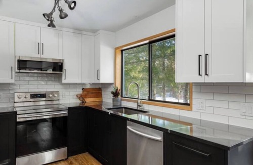 Whistler House | Nature Retreat: Renovated Lakeside Chalet w/Hot tub, Water & Mountain Views