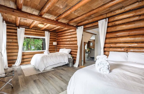 Richmond House | Nature's Haven: Serene Retreat in Richmond