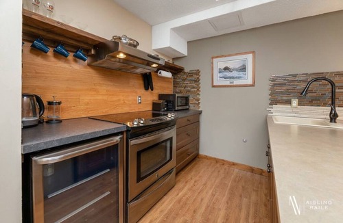 Panorama Apartment | Nature`s Nook | Ski In/Out | Pools | Hot Tub