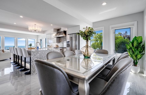 Wheatley House | Near Point Pelee | 6BR Luxury Estate + Beach