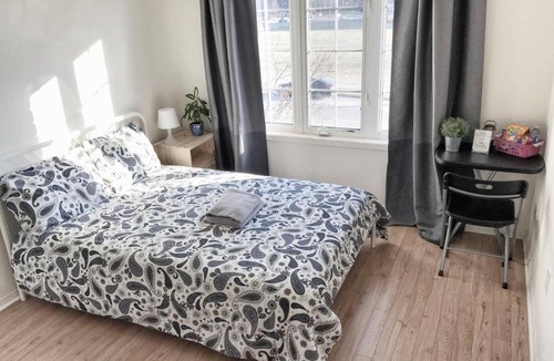 Village at York University House | Near YorkU private parking, walk to subway