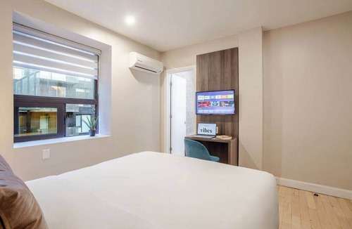 Gay Village Hotel | Nest Queen – Downtown MTL Stay