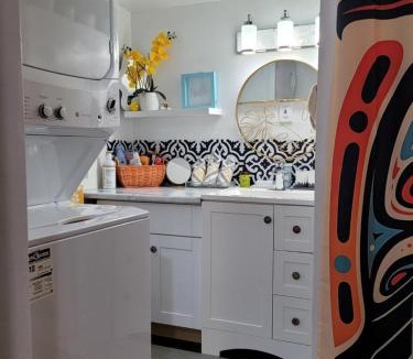 Regional District of Nanaimo House | Nesting Ravens cottage