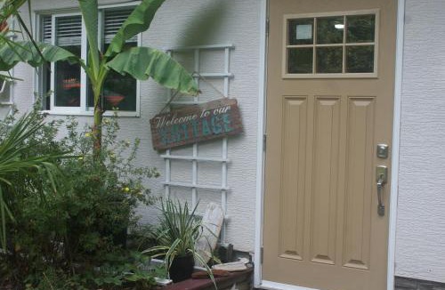 Regional District of Nanaimo House | Nesting Ravens cottage