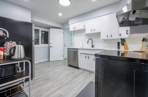 Highland Park House | New 2BR | Near YYC Airport & Downtown - 4408 – UP