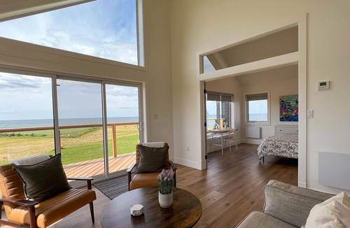 Sea View House | NEW 4 Bedroom, Oceanview, Sunroom, Close to beaches
