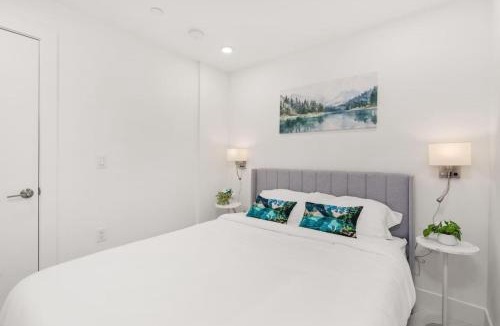 Hastings House | New and Modern 2 Bedrooom Basement