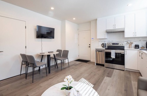 Killarney Condo | New Bright 2BR Suite Kitchen Central Vancouver