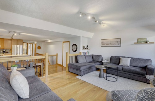 Teepee Town House | New Canmore townhome. Amazing views and walk to downtown