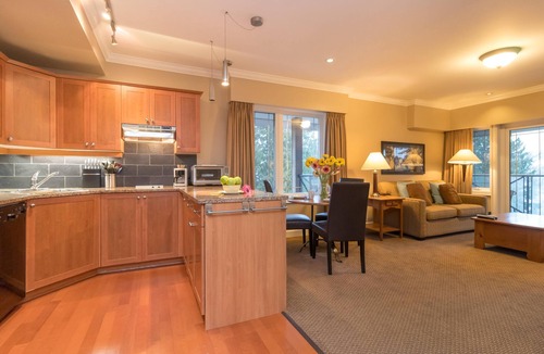 Sidney Condo | New gorgeous Sidney Miraloma