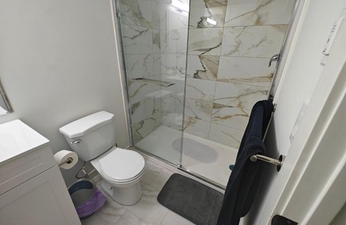 Transcona Apartment | New Haven- 2-Bedroom Suite