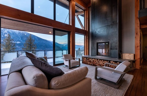 Nelson Ski Chalet | NEW Luxe Modern Timberframe - Iconic Panorama Views w/Air-Con