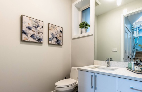 Marpole House | New Luxury 3 Bedroom Duplex