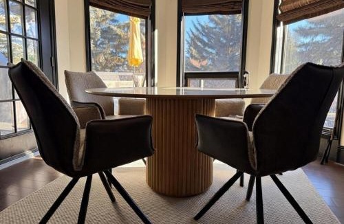 Southwest Calgary House | NEW Luxury Executive Home 5 bedrm FitRM 6,000sq