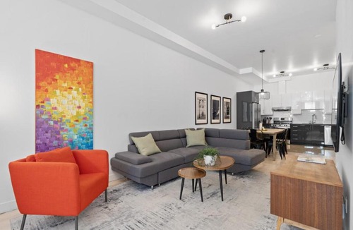 La Petite-Patrie Apartment | New Modern 2bdr Apartment in Little Italy