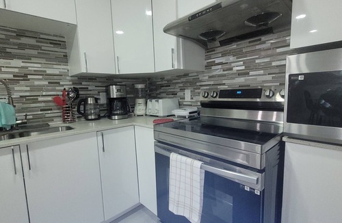 West Edmonton House | New One-Bedroom Basement Suite within 10 minutes Drive to West Edmonton Mall
