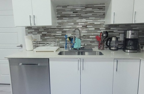 West Edmonton House | New One-Bedroom Basement Suite within 10 minutes Drive to West Edmonton Mall